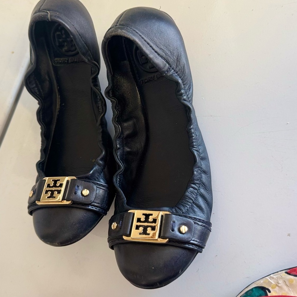 Tory Burch Black Leather Ballet Flats size 6 - Picture 2 of 9